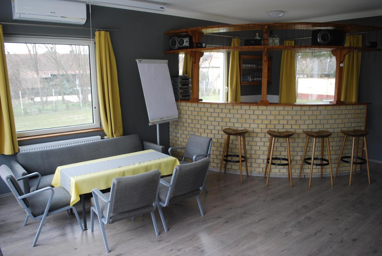 Bed and Breakfast Casa Napsugar Panzio Apostag Exterior foto